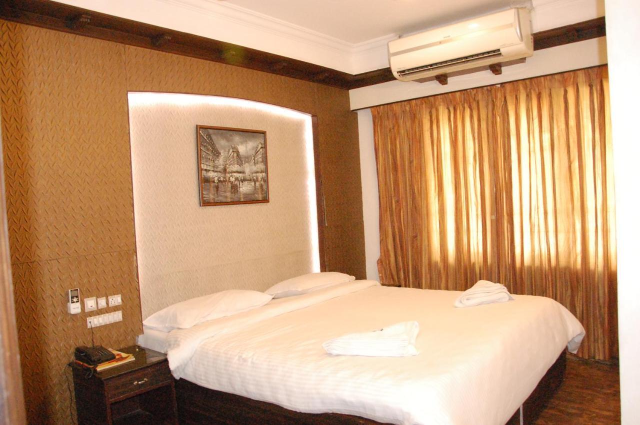 Hotel Blue Star Coimbatore Extérieur photo