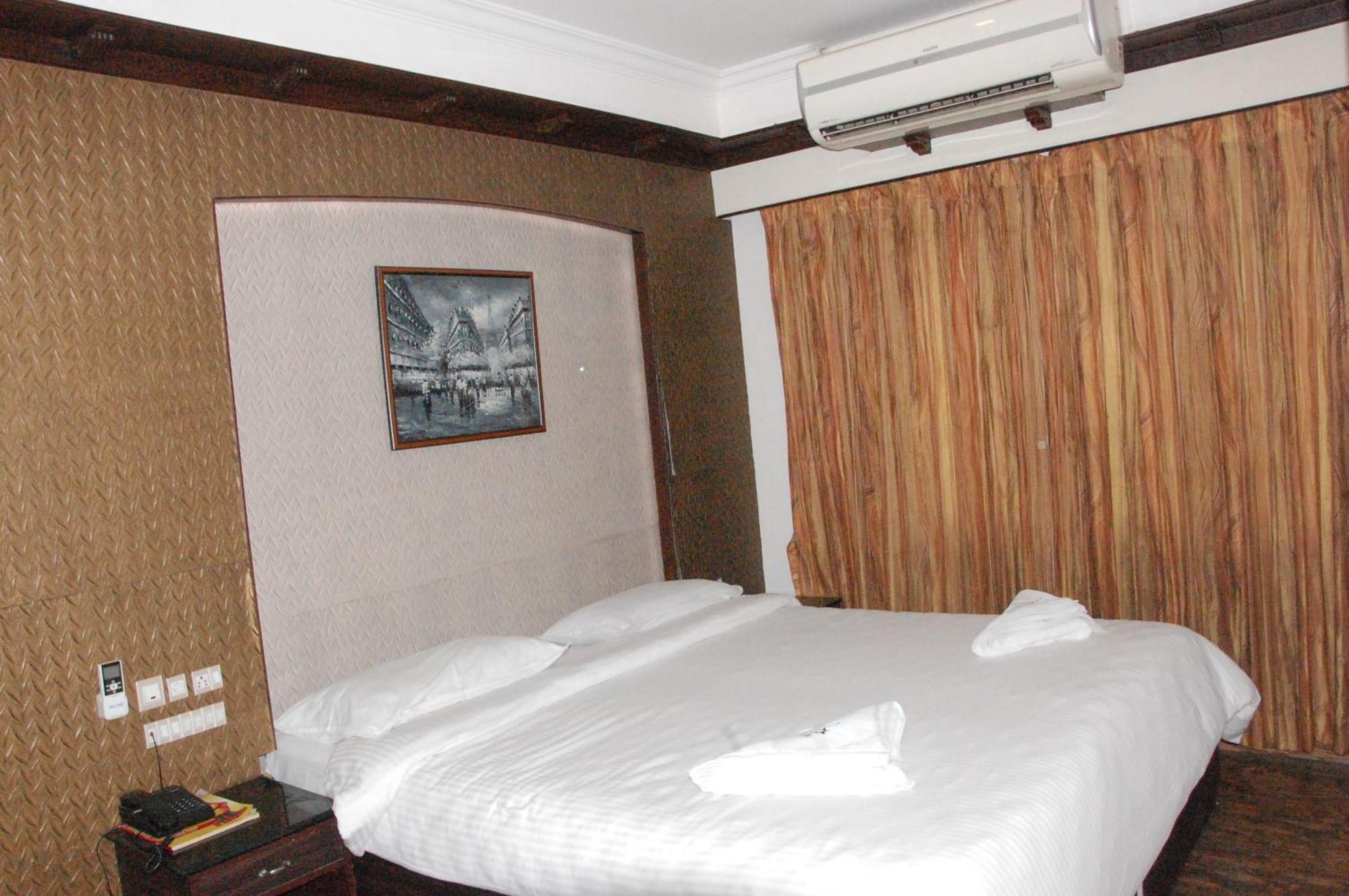Hotel Blue Star Coimbatore Extérieur photo